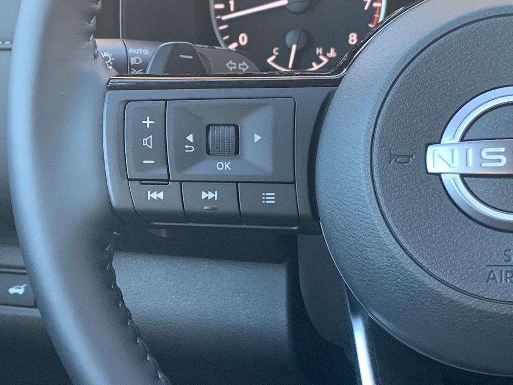 new 2025 Nissan Pathfinder car, priced at $37,806