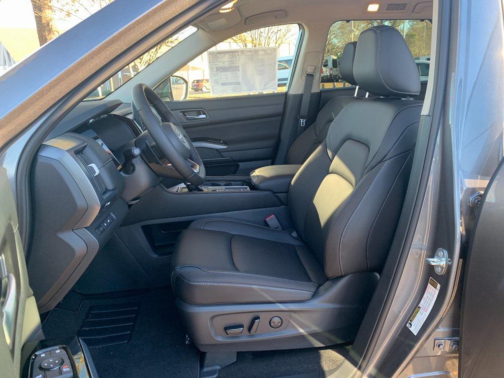 new 2025 Nissan Pathfinder car, priced at $37,806
