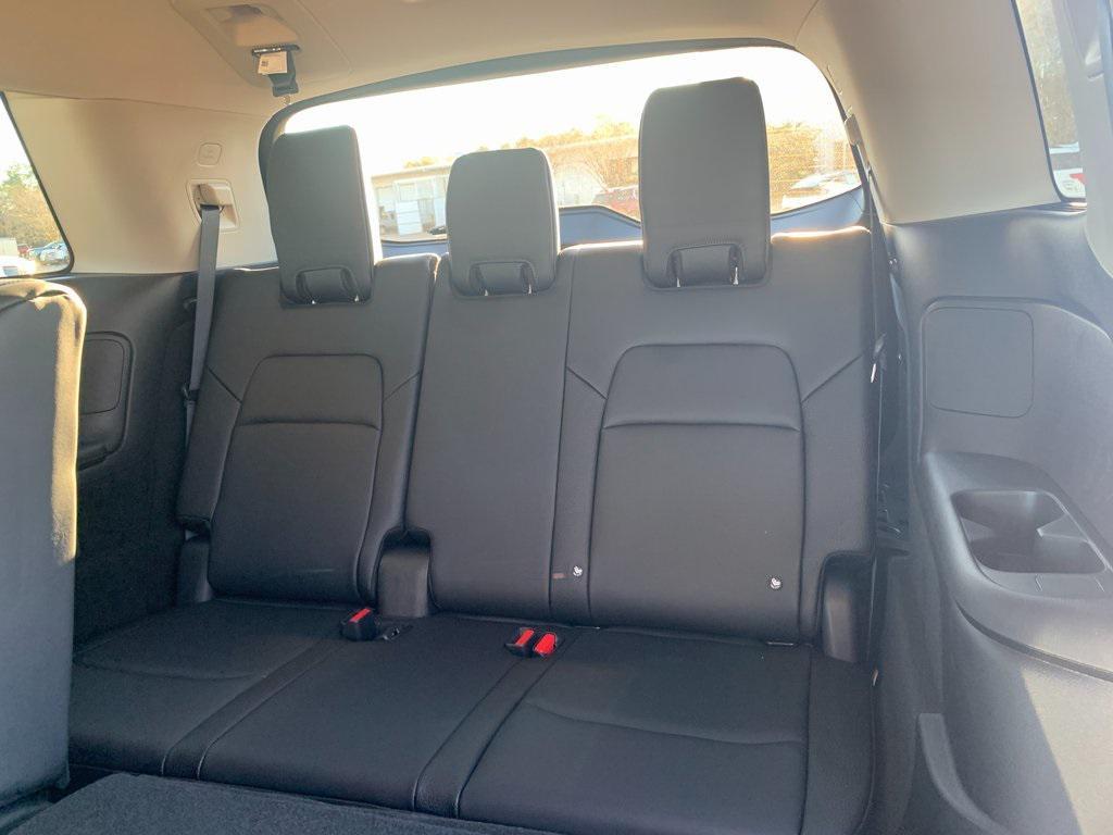 new 2025 Nissan Pathfinder car, priced at $37,806