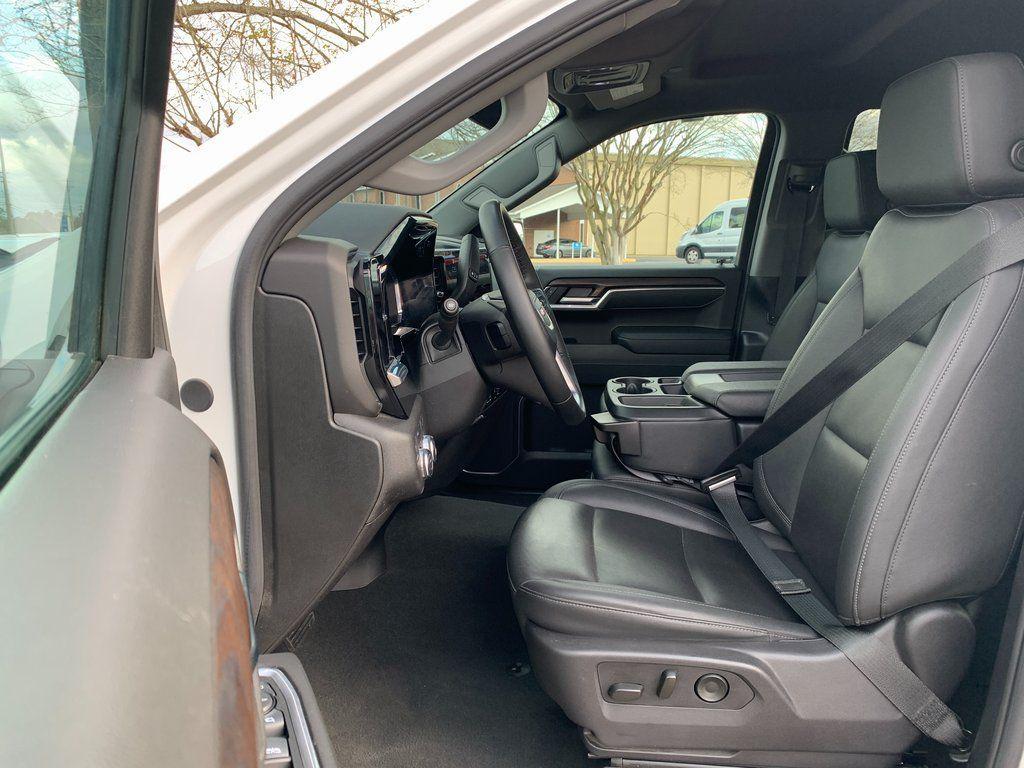 used 2025 GMC Sierra 1500 car, priced at $44,125