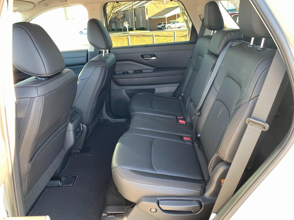 new 2025 Nissan Pathfinder car, priced at $37,361