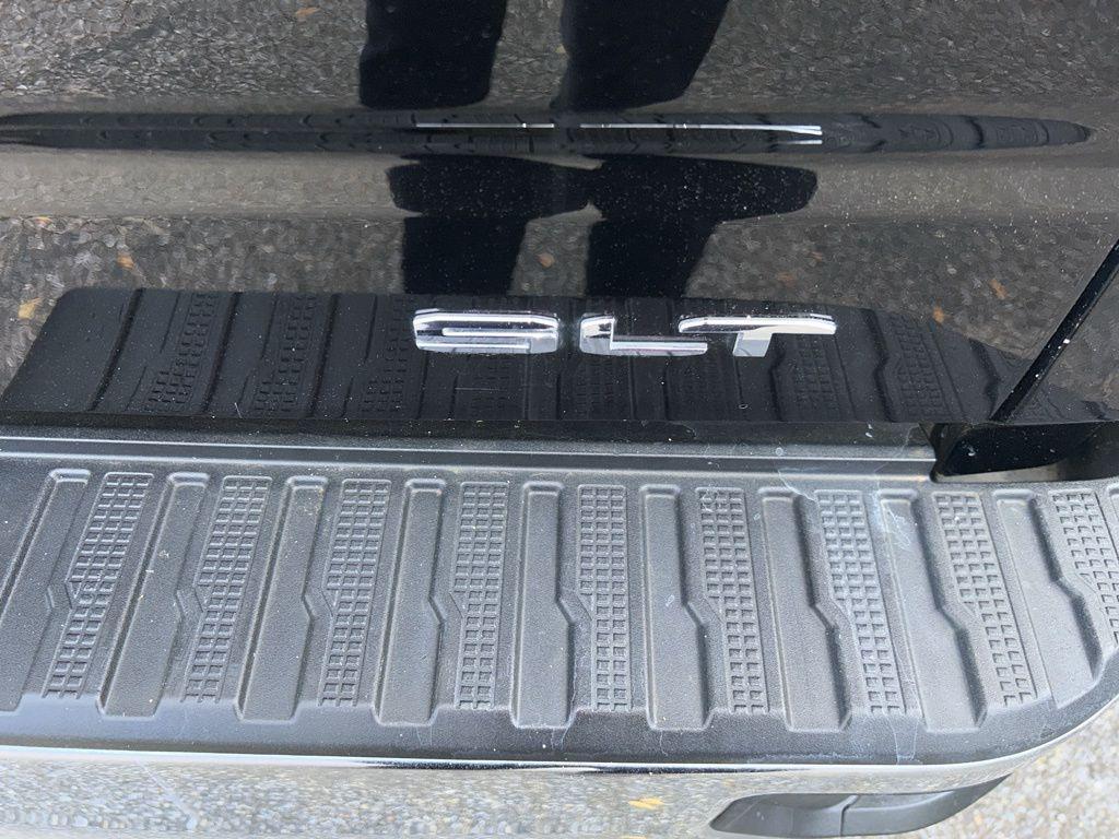 used 2025 GMC Sierra 1500 car, priced at $38,317