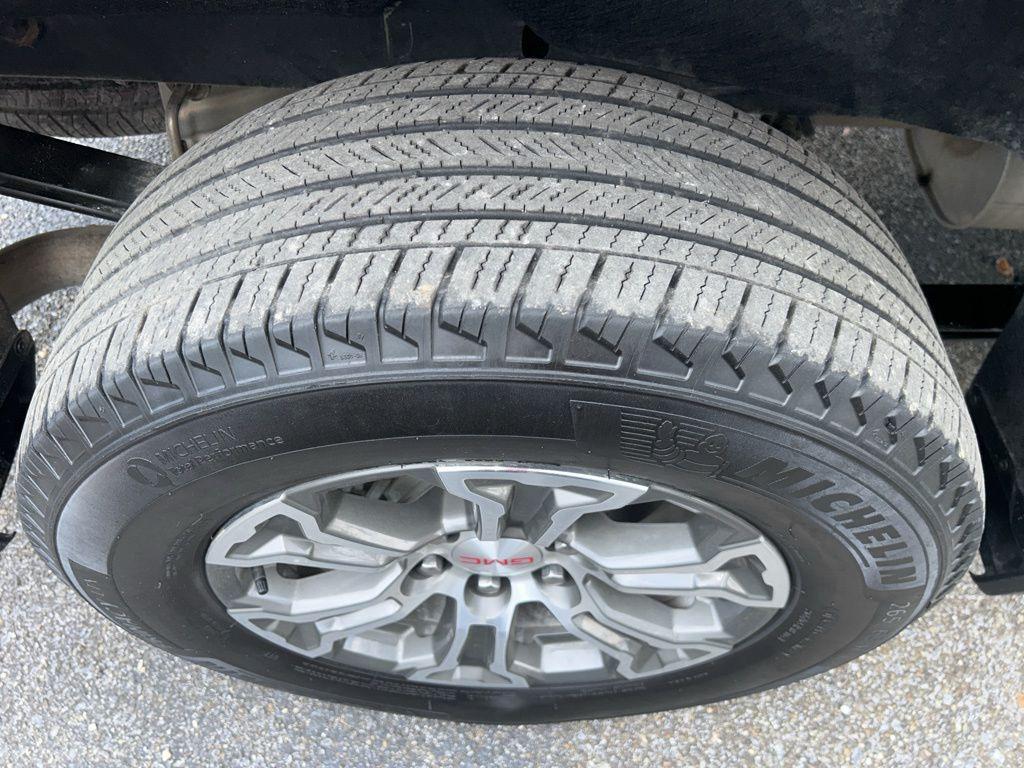 used 2025 GMC Sierra 1500 car, priced at $38,317