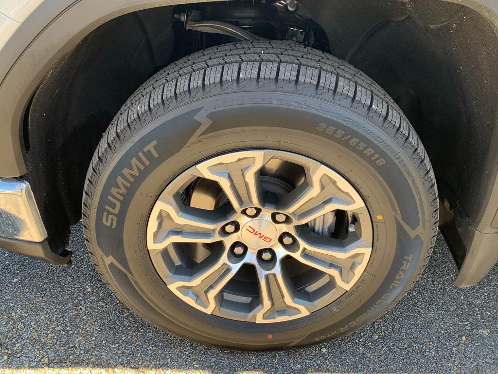 used 2025 GMC Sierra 1500 car, priced at $40,575