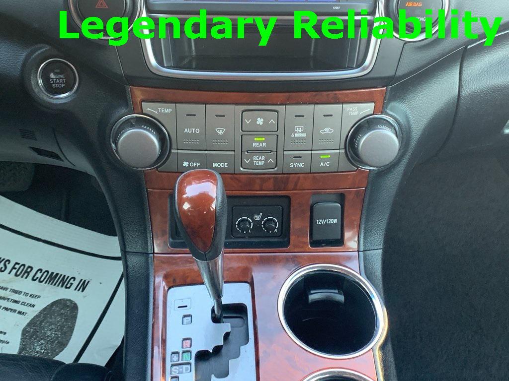 used 2013 Toyota Highlander car, priced at $13,546