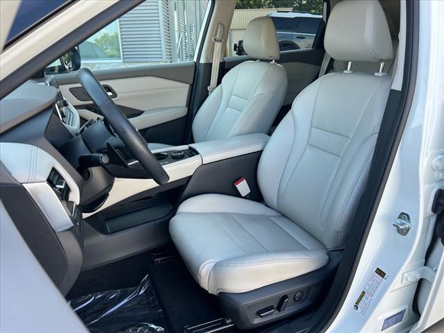2023 Pearl White Tricoat Nissan Rogue
