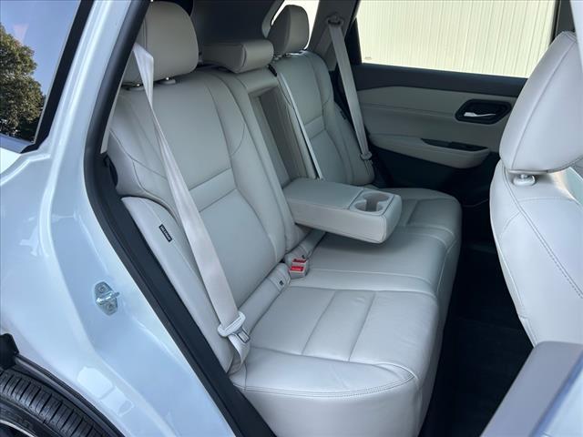 2023 Pearl White Tricoat Nissan Rogue