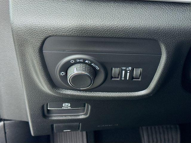 new 2025 Jeep Grand Cherokee car, priced at $36,750