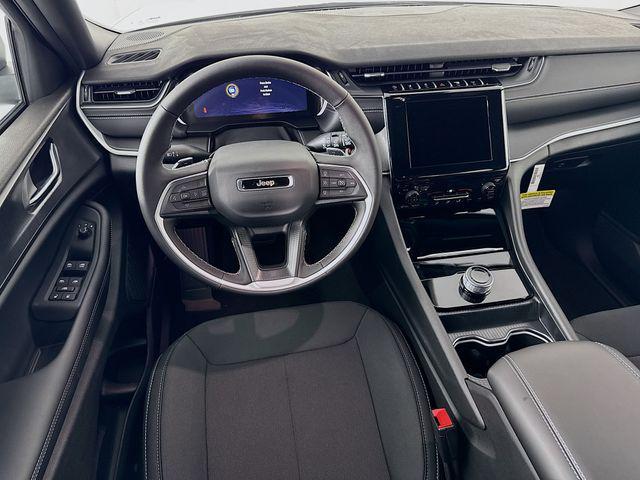 new 2025 Jeep Grand Cherokee car, priced at $36,750