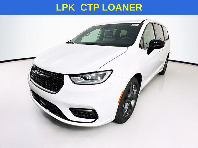 new 2026 Chrysler Pacifica car, priced at $40,000