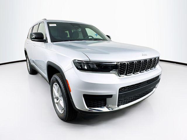 new 2025 Jeep Grand Cherokee L car, priced at $33,500