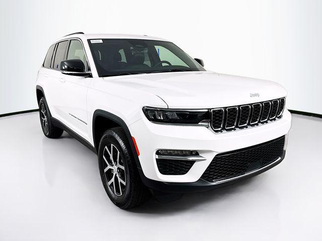 new 2025 Jeep Grand Cherokee car, priced at $40,000