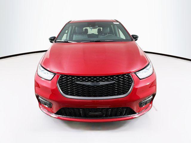 new 2026 Chrysler Pacifica car, priced at $40,000