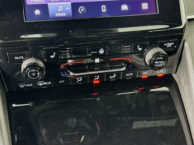 new 2025 Jeep Grand Cherokee L car, priced at $39,000