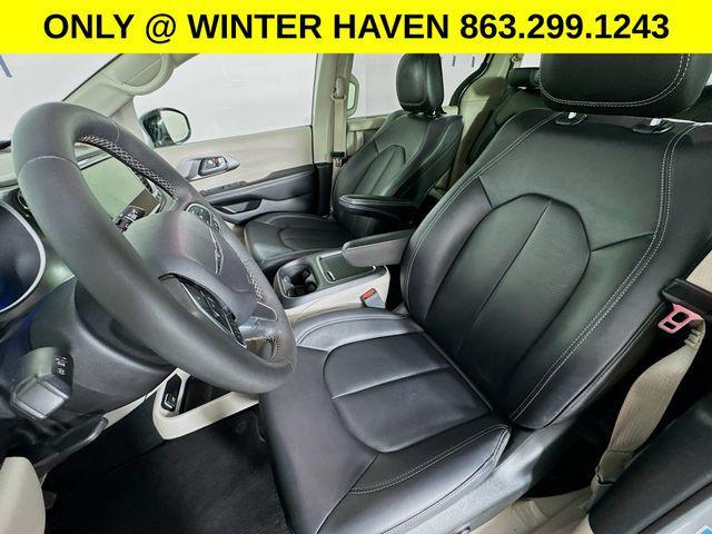 used 2024 Chrysler Pacifica car, priced at $23,800
