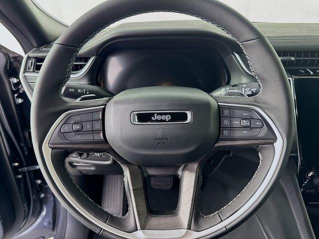 new 2025 Jeep Grand Cherokee car, priced at $48,000