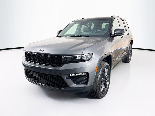 new 2025 Jeep Grand Cherokee car, priced at $48,000