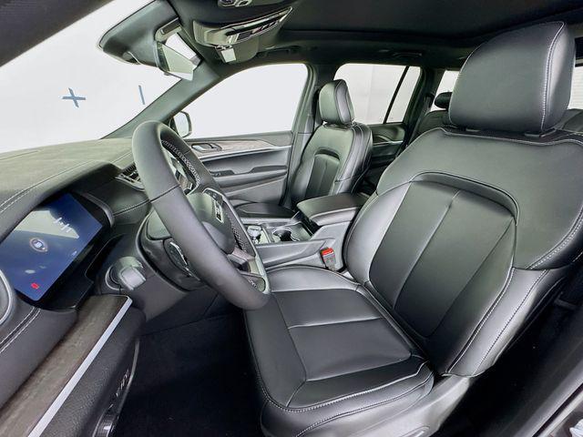 new 2025 Jeep Grand Cherokee car, priced at $48,000