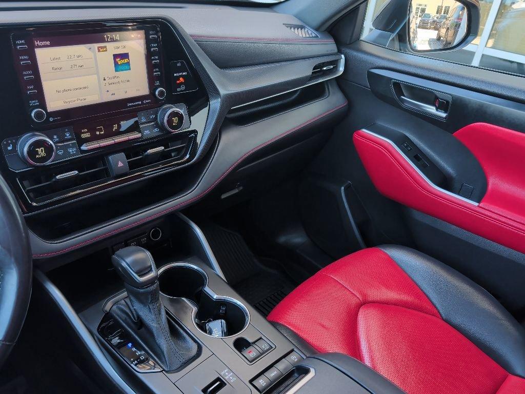 used 2021 Toyota Highlander car, priced at $30,311