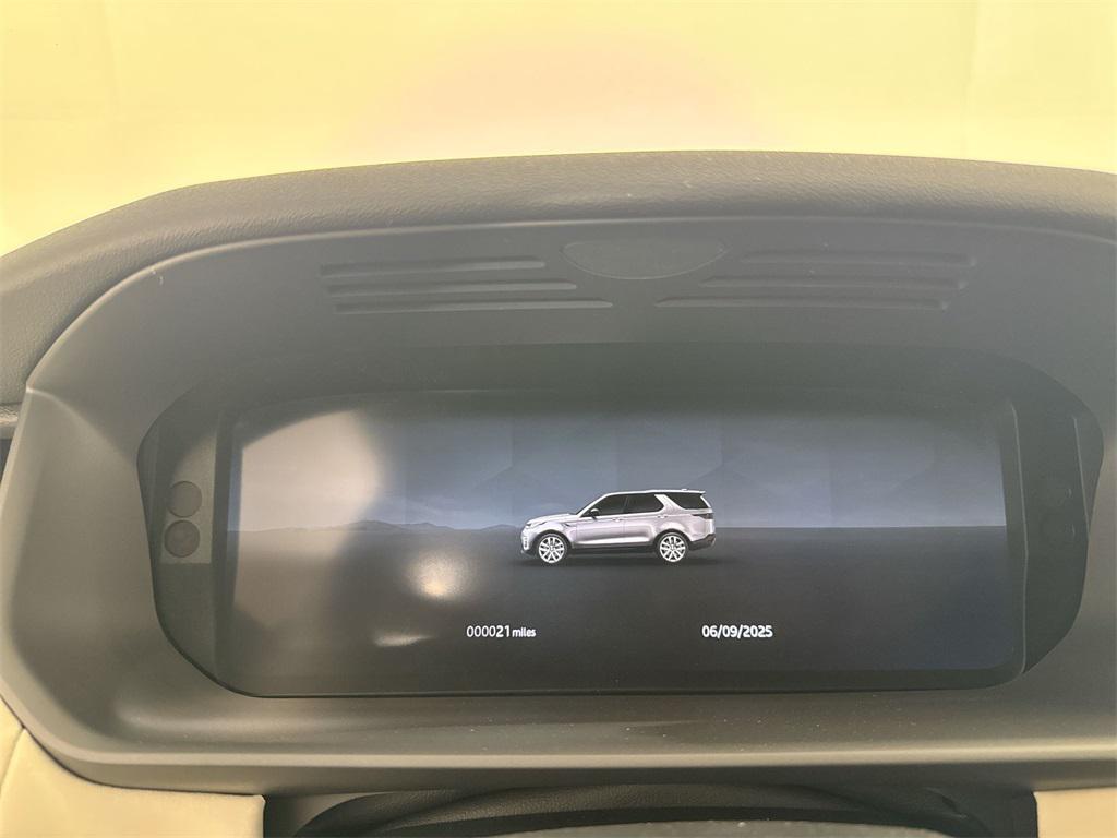 new 2025 Land Rover Discovery car, priced at $65,943