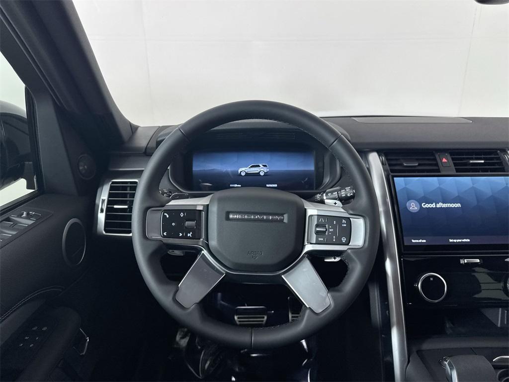 new 2026 Land Rover Discovery car, priced at $78,501