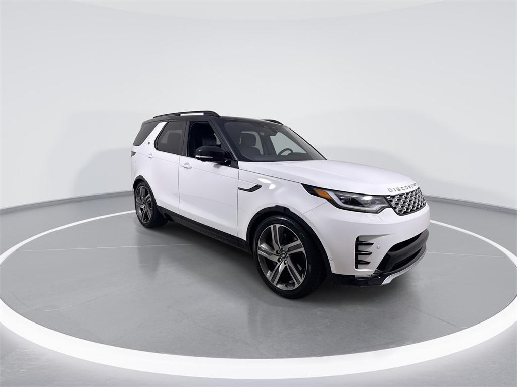 new 2026 Land Rover Discovery car, priced at $78,501