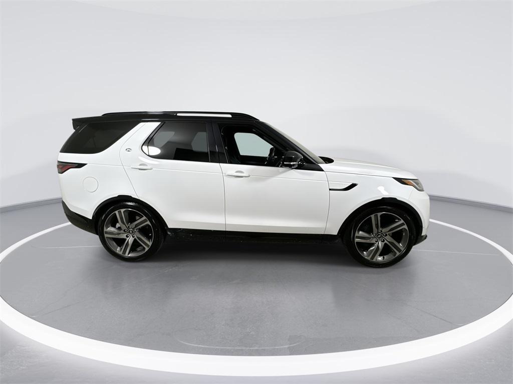 new 2026 Land Rover Discovery car, priced at $78,501