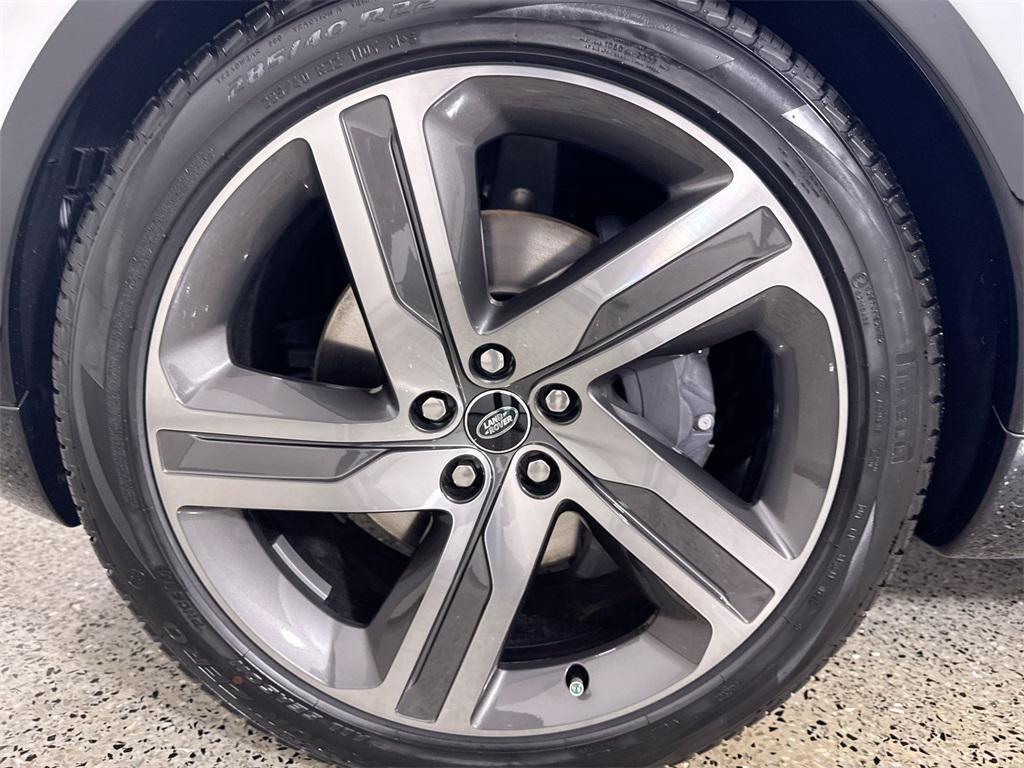 new 2026 Land Rover Discovery car, priced at $78,501