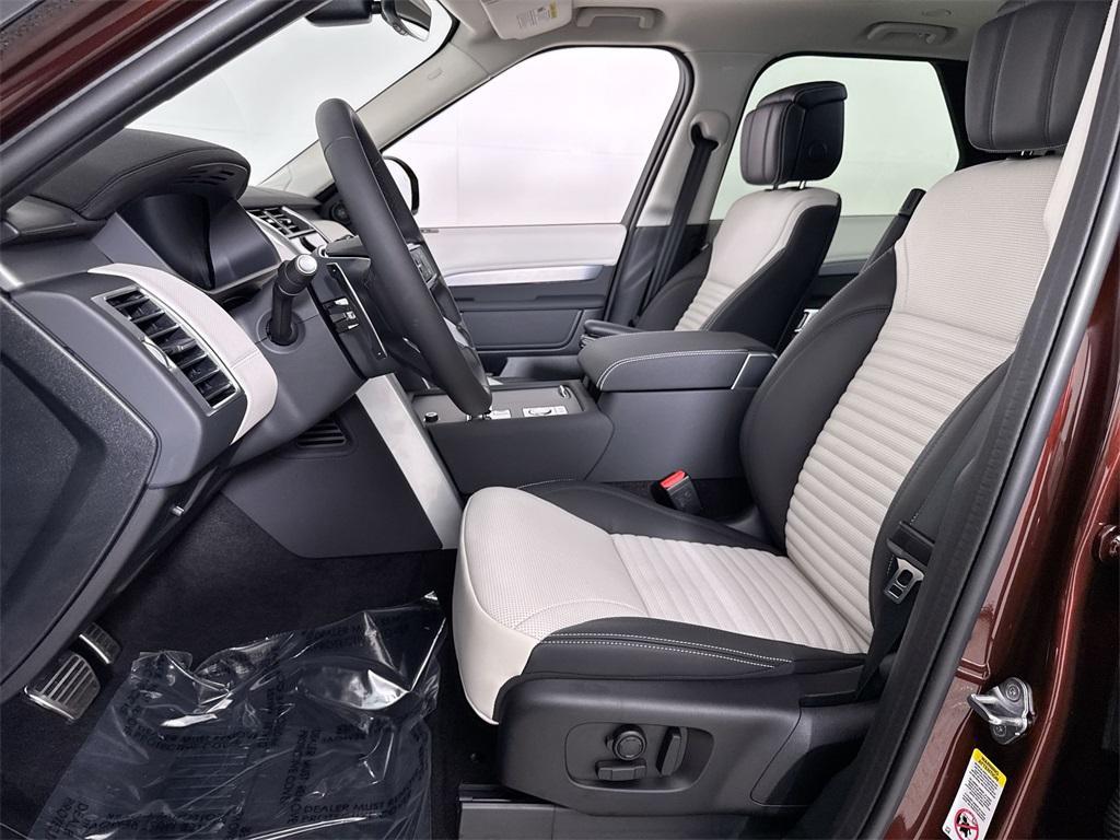 new 2026 Land Rover Discovery car, priced at $79,401