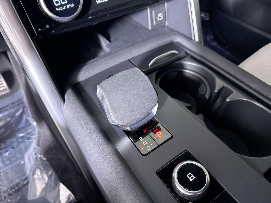 used 2024 Land Rover Discovery car, priced at $52,642