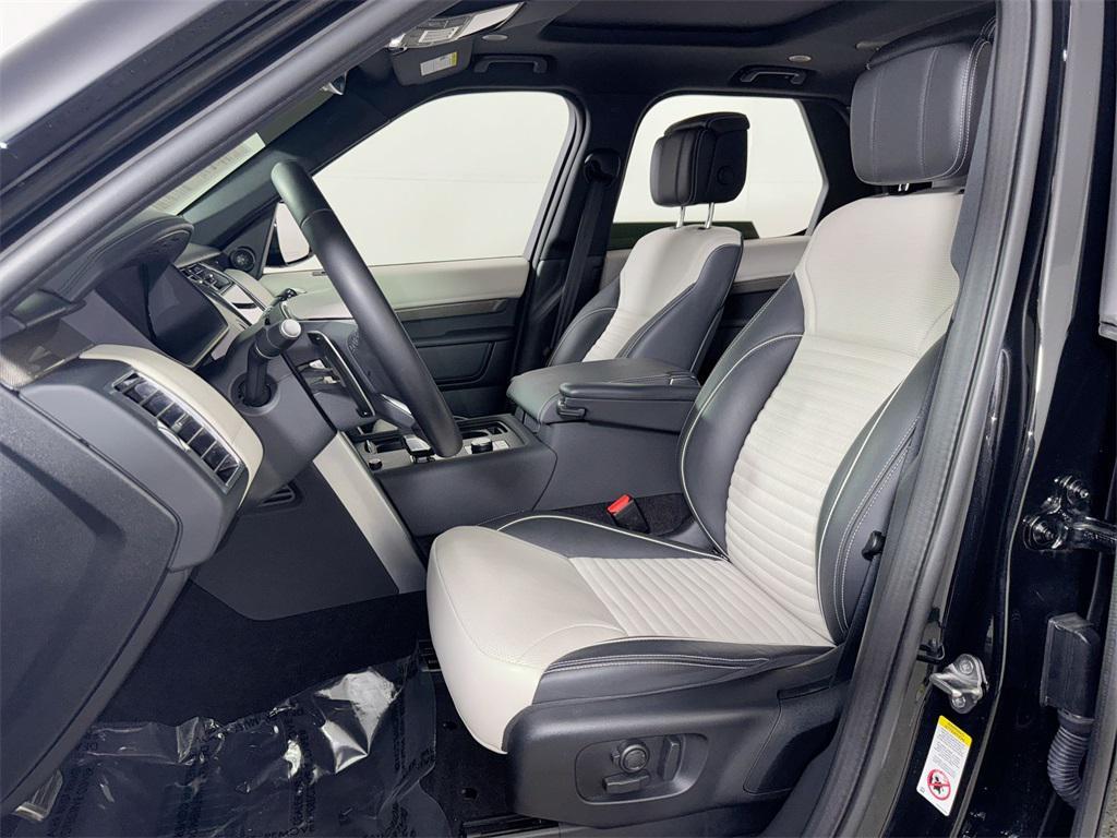 used 2024 Land Rover Discovery car, priced at $57,279
