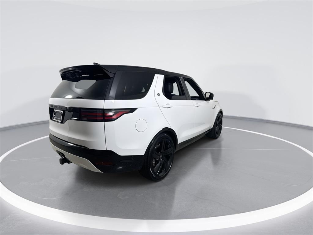 new 2025 Land Rover Discovery car, priced at $76,043
