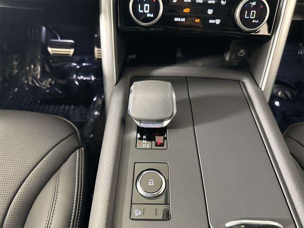 new 2025 Land Rover Discovery car, priced at $69,943