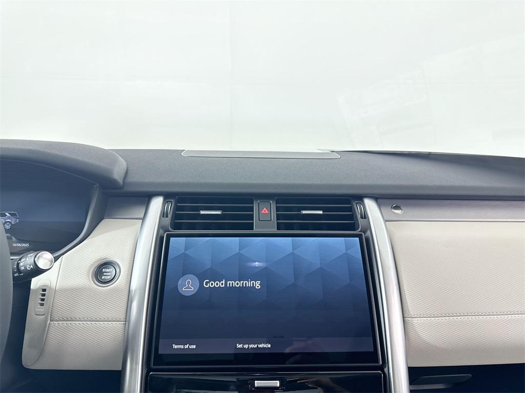 new 2026 Land Rover Discovery car, priced at $72,261
