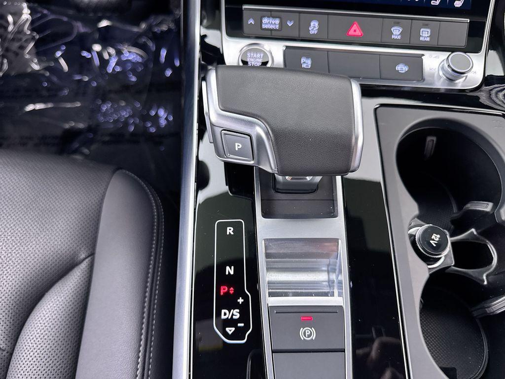 used 2025 Audi Q7 car, priced at $52,895