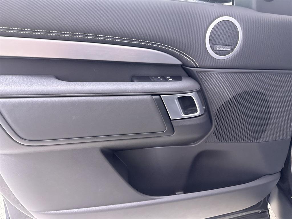 new 2025 Land Rover Discovery car, priced at $75,943