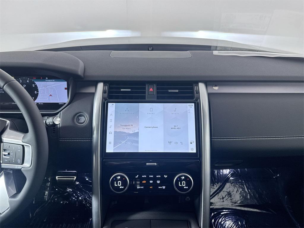 new 2025 Land Rover Discovery car, priced at $75,943