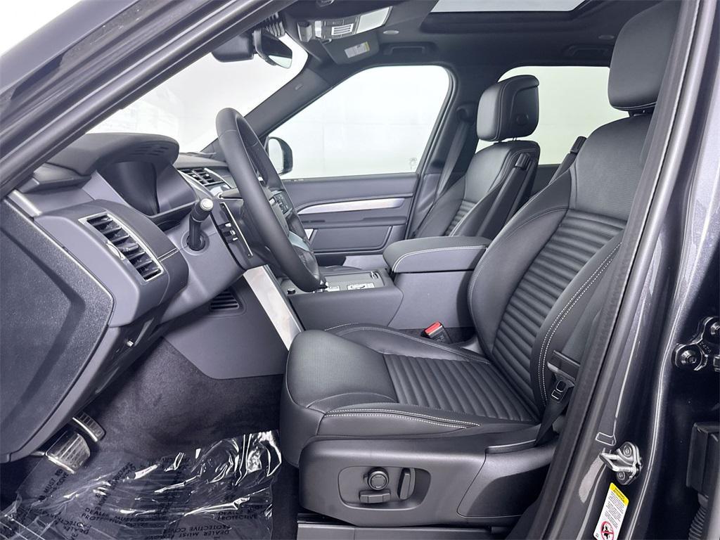 new 2025 Land Rover Discovery car, priced at $75,943