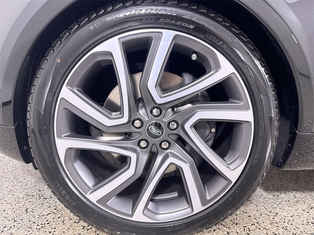 new 2025 Land Rover Discovery car, priced at $75,943