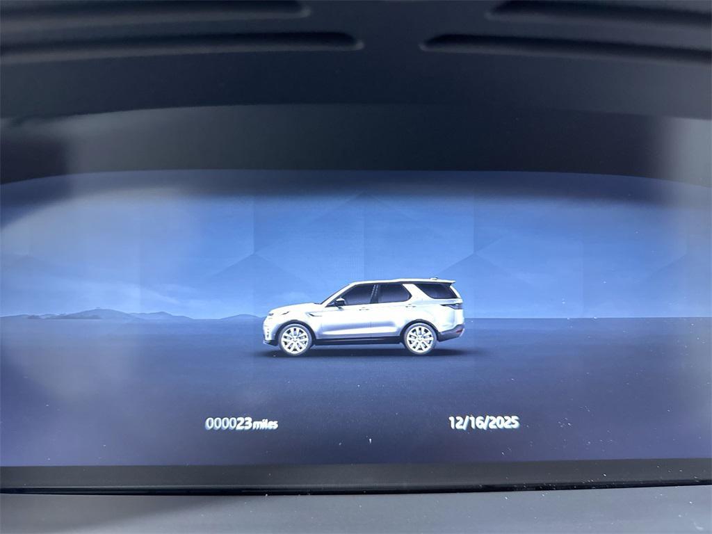 new 2026 Land Rover Discovery car, priced at $79,551
