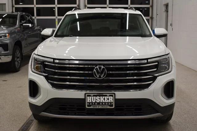 used 2025 Volkswagen Atlas car, priced at $33,498