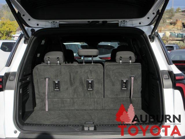 used 2025 Chevrolet Traverse car, priced at $36,488