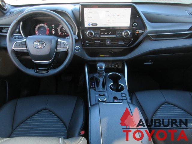 used 2025 Toyota Highlander car, priced at $46,788