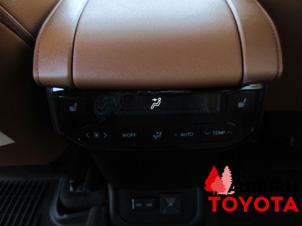 new 2026 Toyota Highlander Hybrid car, priced at $60,501