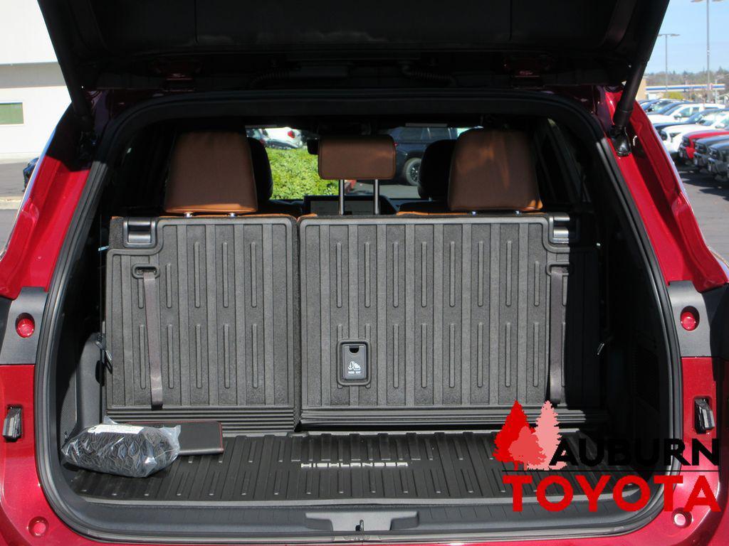 new 2026 Toyota Highlander Hybrid car, priced at $60,501