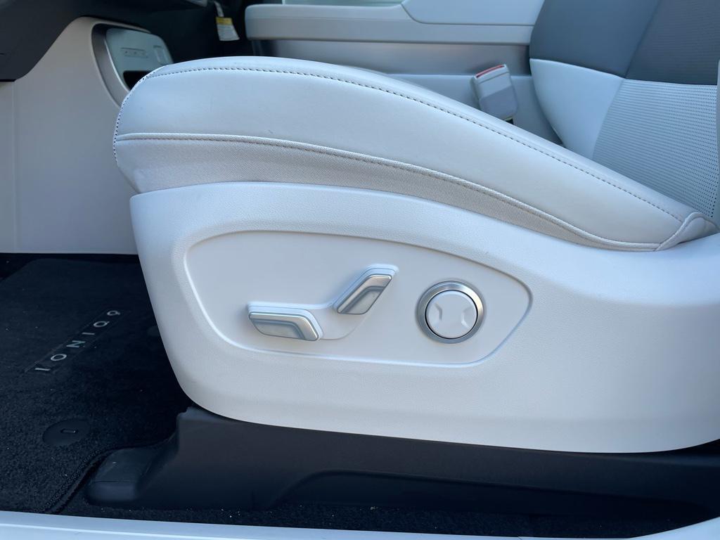 new 2026 Hyundai IONIQ 9 car, priced at $46,478