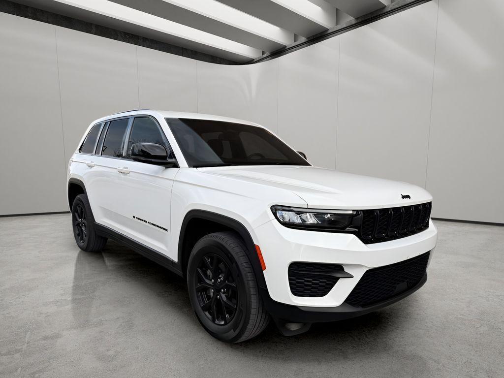 used 2024 Jeep Grand Cherokee car, priced at $29,789