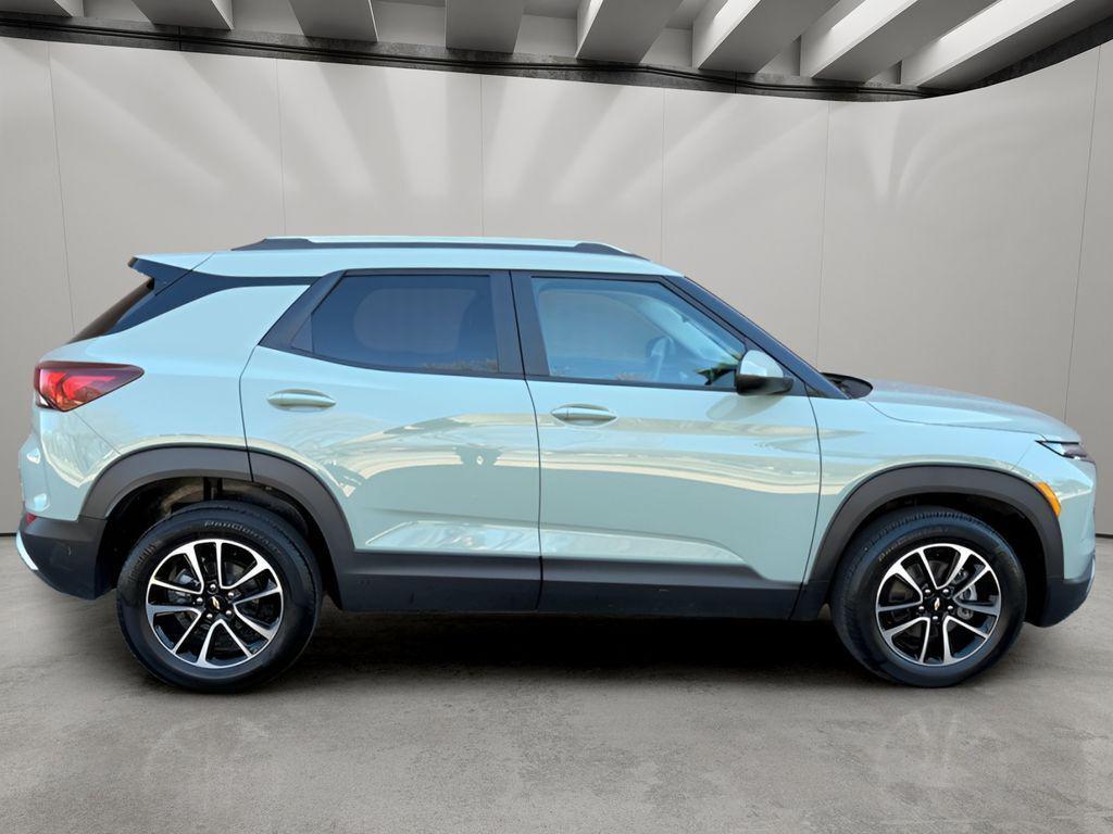 used 2025 Chevrolet TrailBlazer car, priced at $22,670