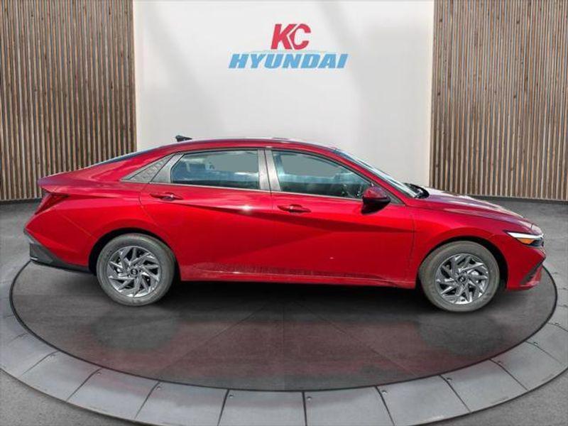 new 2025 Hyundai ELANTRA HEV car, priced at $25,125
