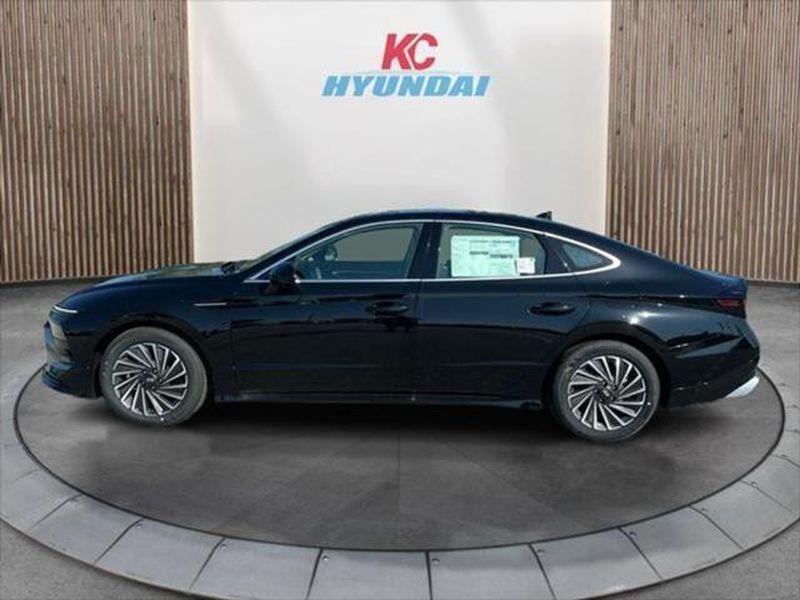 new 2025 Hyundai Sonata Hybrid car, priced at $28,545